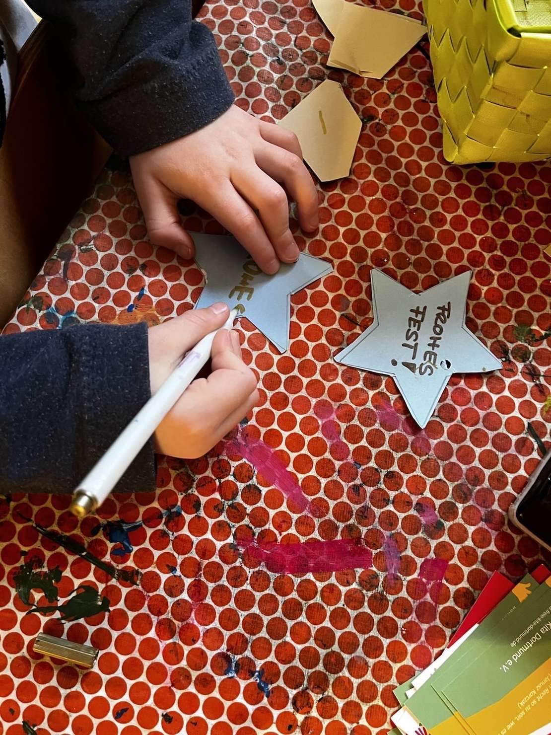 Vorschulkinder bei gemeinsamen Aktionen
